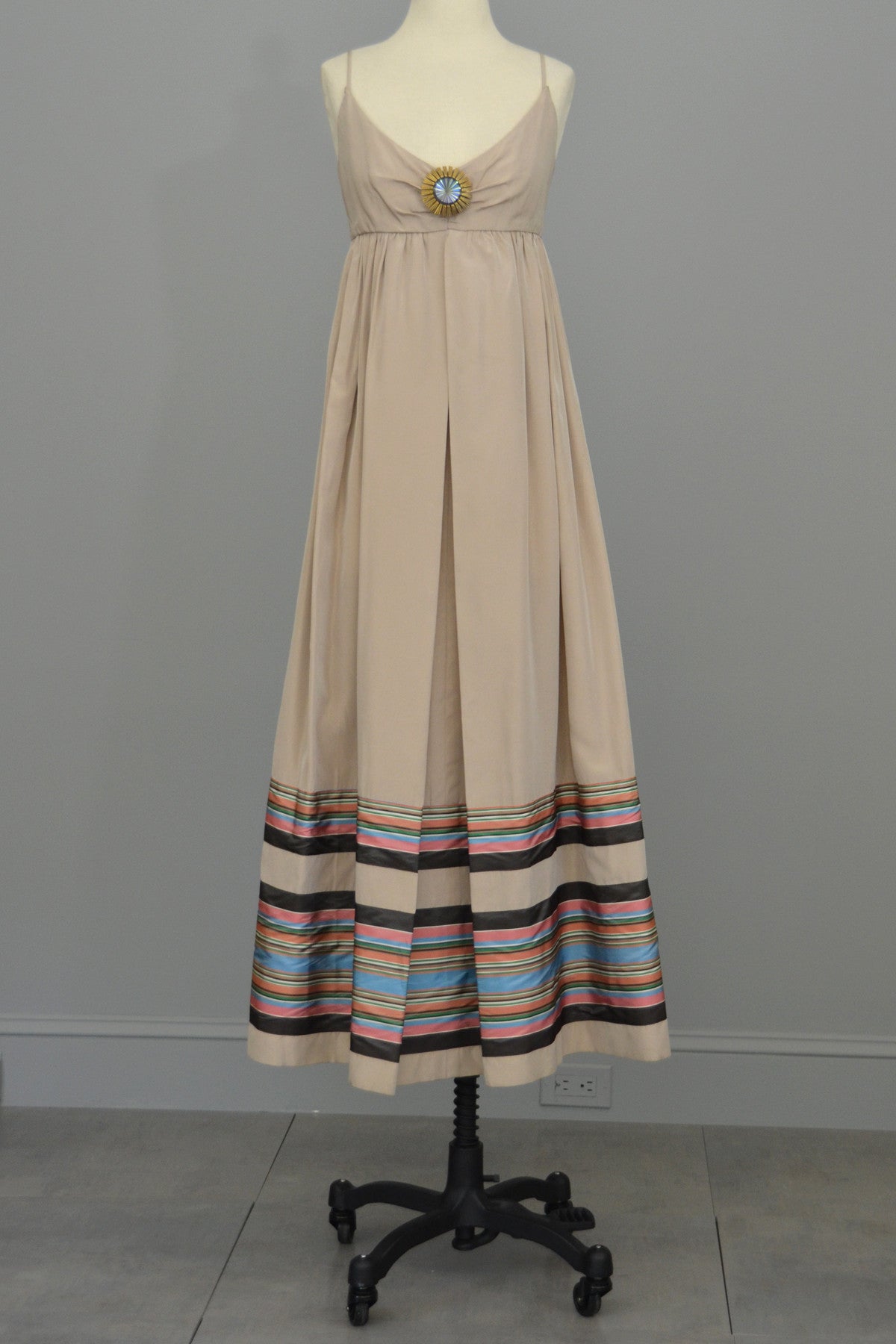 Vintage 1970s MOD Babydoll Maxi Dress | VintageVirtuosa Vintage 1970s MOD Babydoll Maxi Dress | VintageVirtuosa