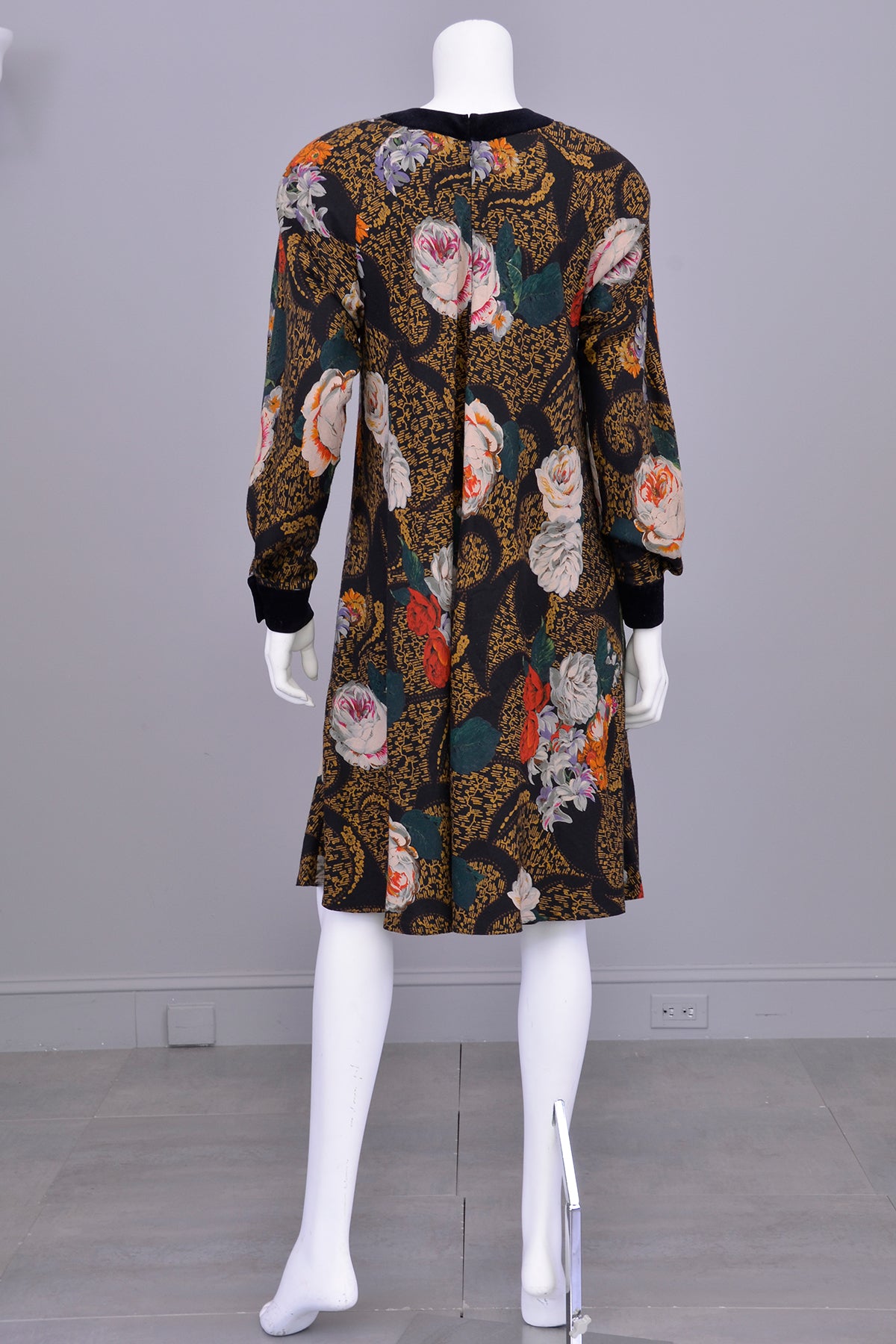 1980s Painterly Rose Print Trapeze Dress by Donna Morgan for Leslie Fay
