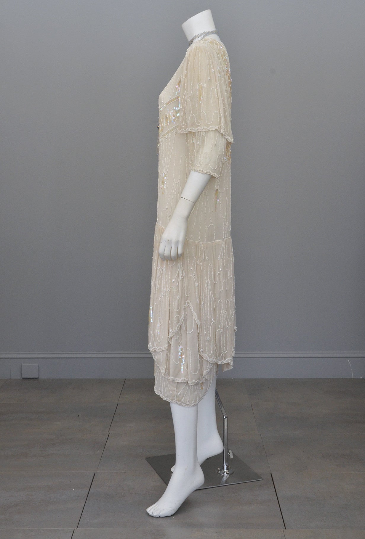 white sequin flapper dress Ibtom Castle Women's Flapper Dress 1920s Sequin Tassel Latin Party Cocktail Dress Ballroom Dance Costume Vintage Fringe Dress 2XL White