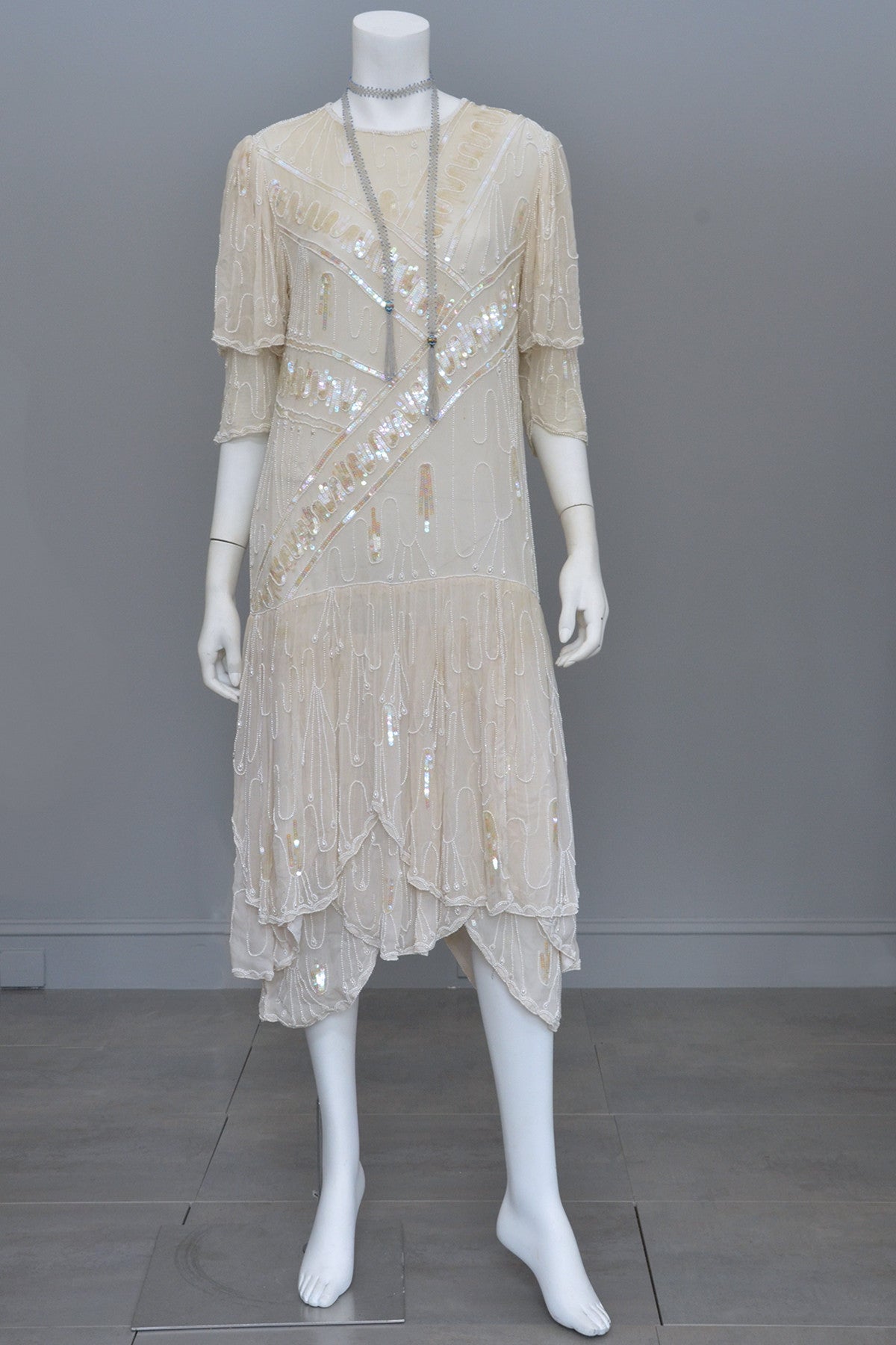White Flapper Dress 1920s