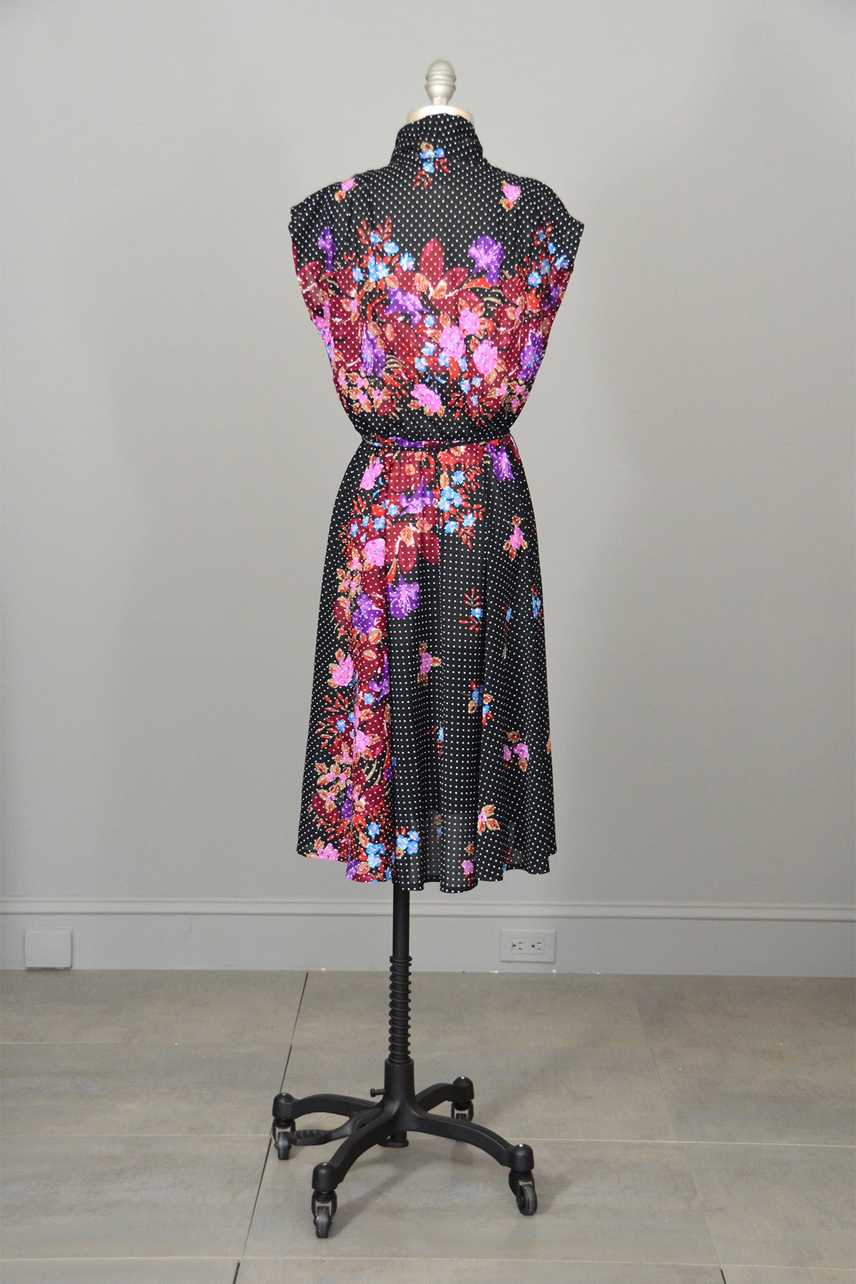 70s Vintage Novelty Floral Print Sheer Jersey Dress | VintageVirtuosa 70s Vintage Novelty Floral Print Sheer Jersey Dress | VintageVirtuosa
