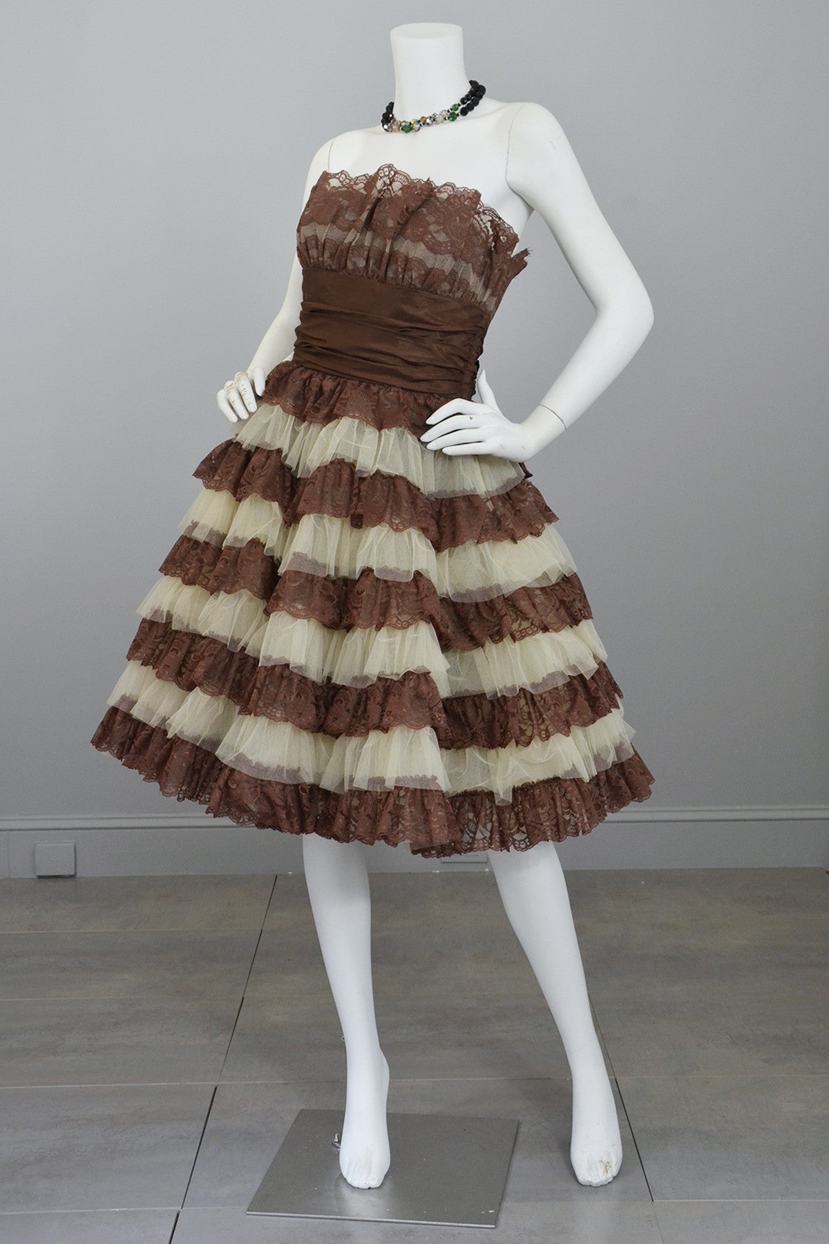 Betsey Johnson 50s Style Brown Tiered Lace Party Prom Pinup Dress | VintageVirtuosa Betsey Johnson 50s Style Brown Tiered Lace Party Prom Pinup Dress | VintageVirtuosa