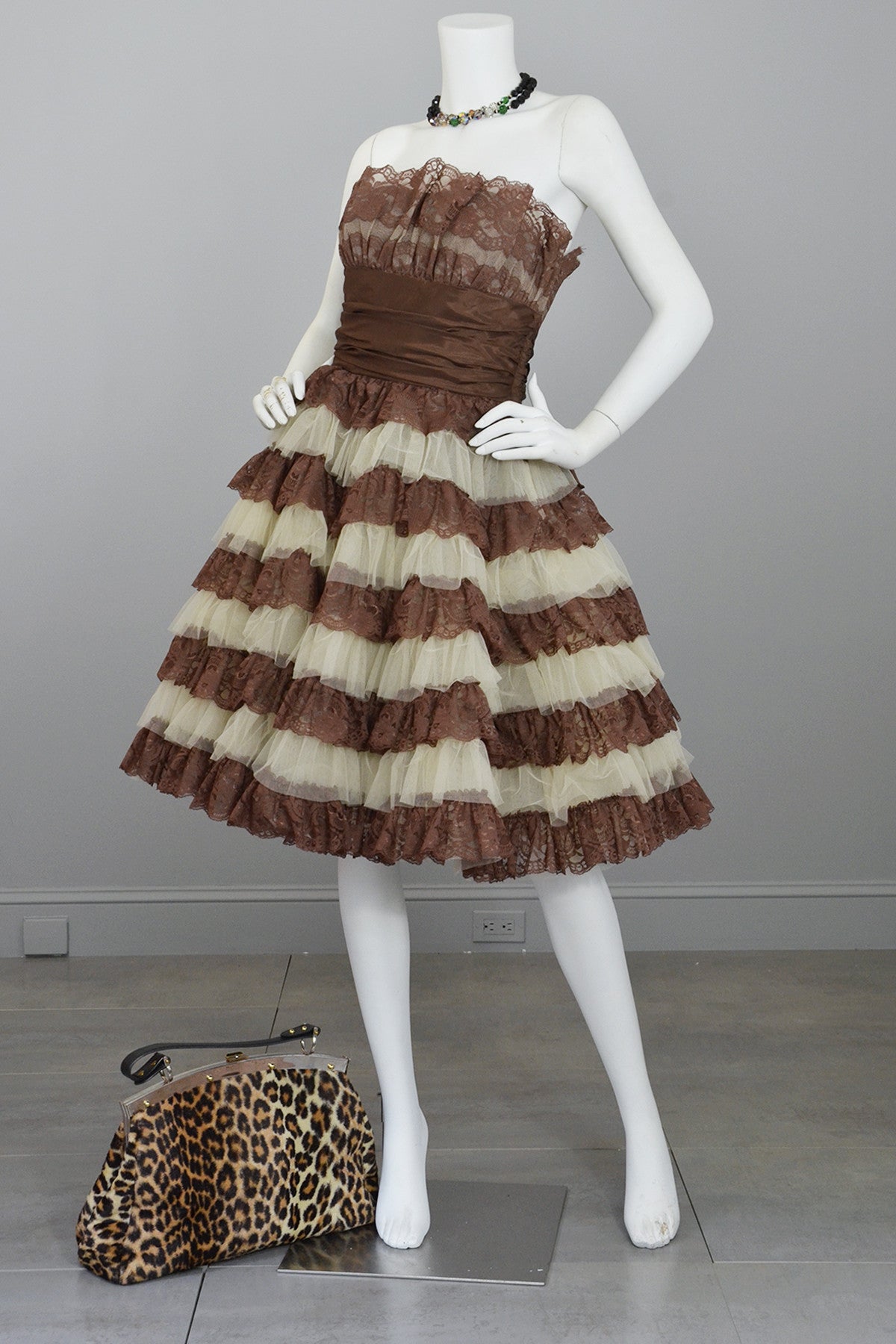 Betsey Johnson 50s Style Brown Tiered Lace Party Prom Pinup Dress | VintageVirtuosa Betsey Johnson 50s Style Brown Tiered Lace Party Prom Pinup Dress | VintageVirtuosa