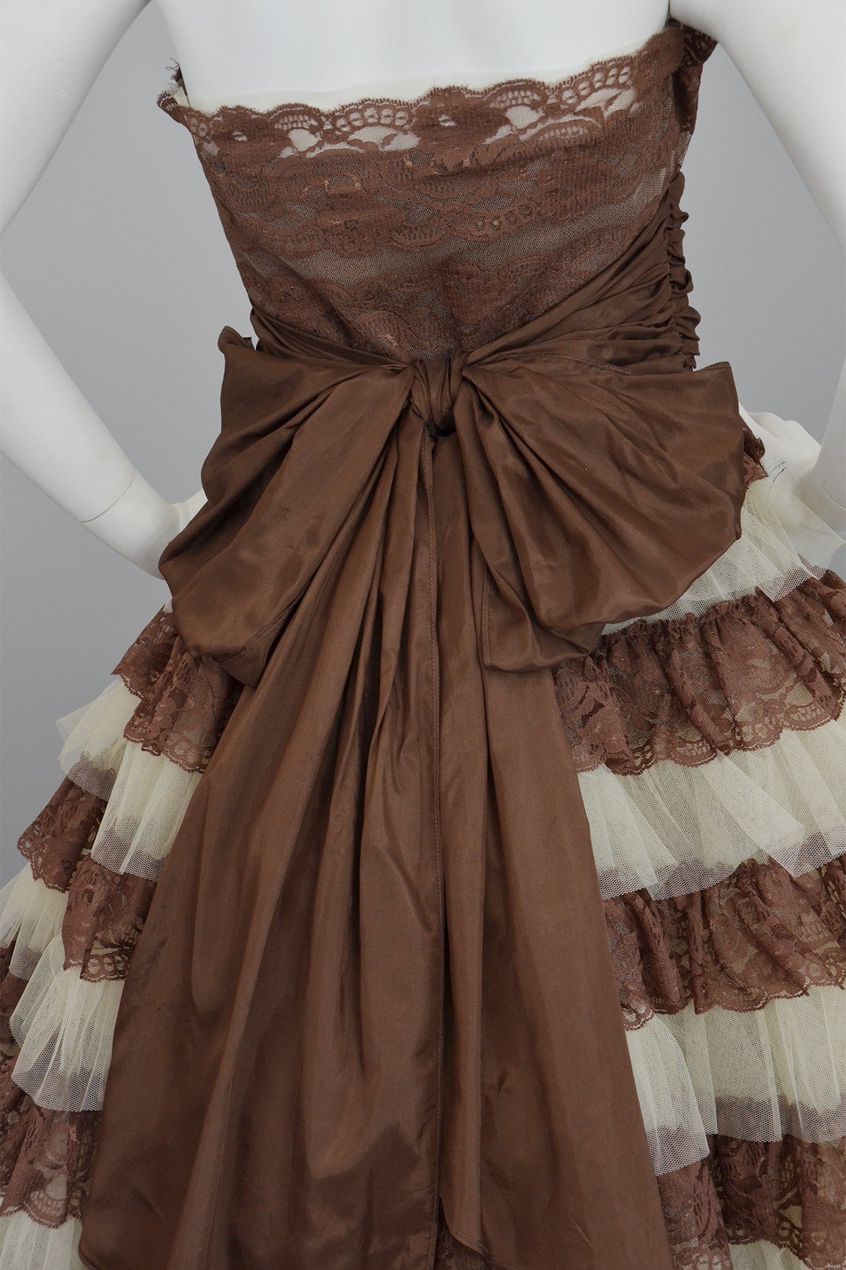 Betsey Johnson 50s Style Brown Tiered Lace Party Prom Pinup Dress | VintageVirtuosa Betsey Johnson 50s Style Brown Tiered Lace Party Prom Pinup Dress | VintageVirtuosa