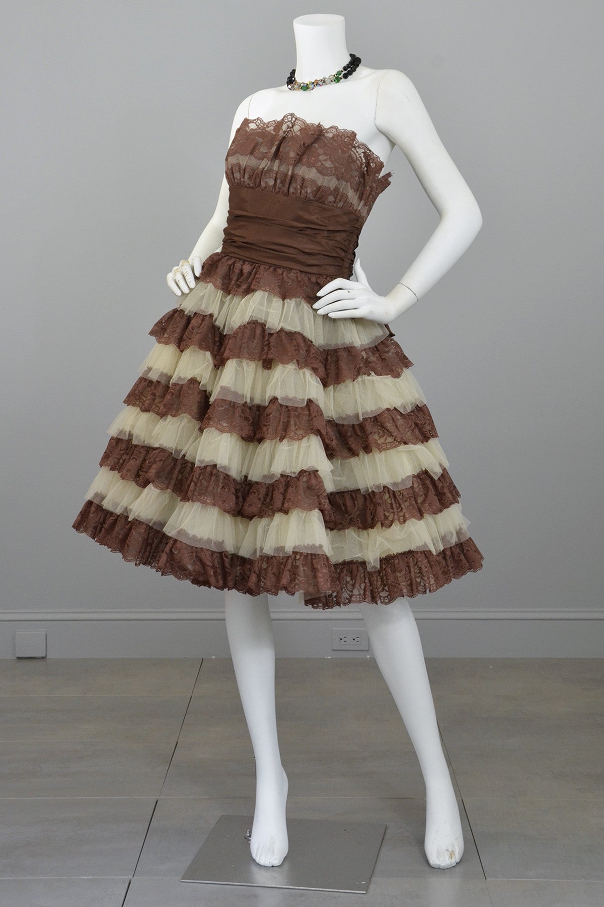 Betsey Johnson 50s Style Brown Tiered Lace Party Prom Pinup Dress | VintageVirtuosa Betsey Johnson 50s Style Brown Tiered Lace Party Prom Pinup Dress | VintageVirtuosa