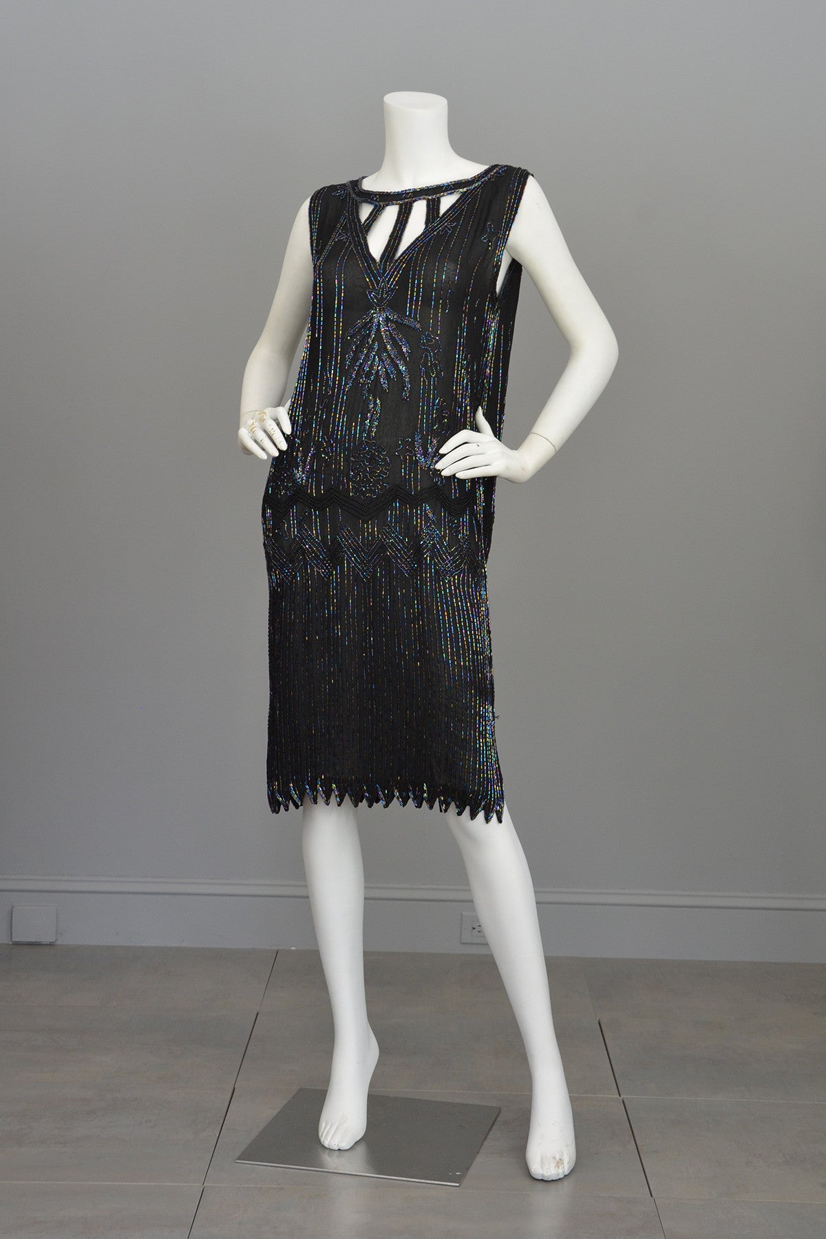 Modern does 20s Black Beaded Keyhole Neckline Deco Dress Flapper Style | VintageVirtuosa Modern does 20s Black Beaded Keyhole Neckline Deco Dress Flapper Style | VintageVirtuosa