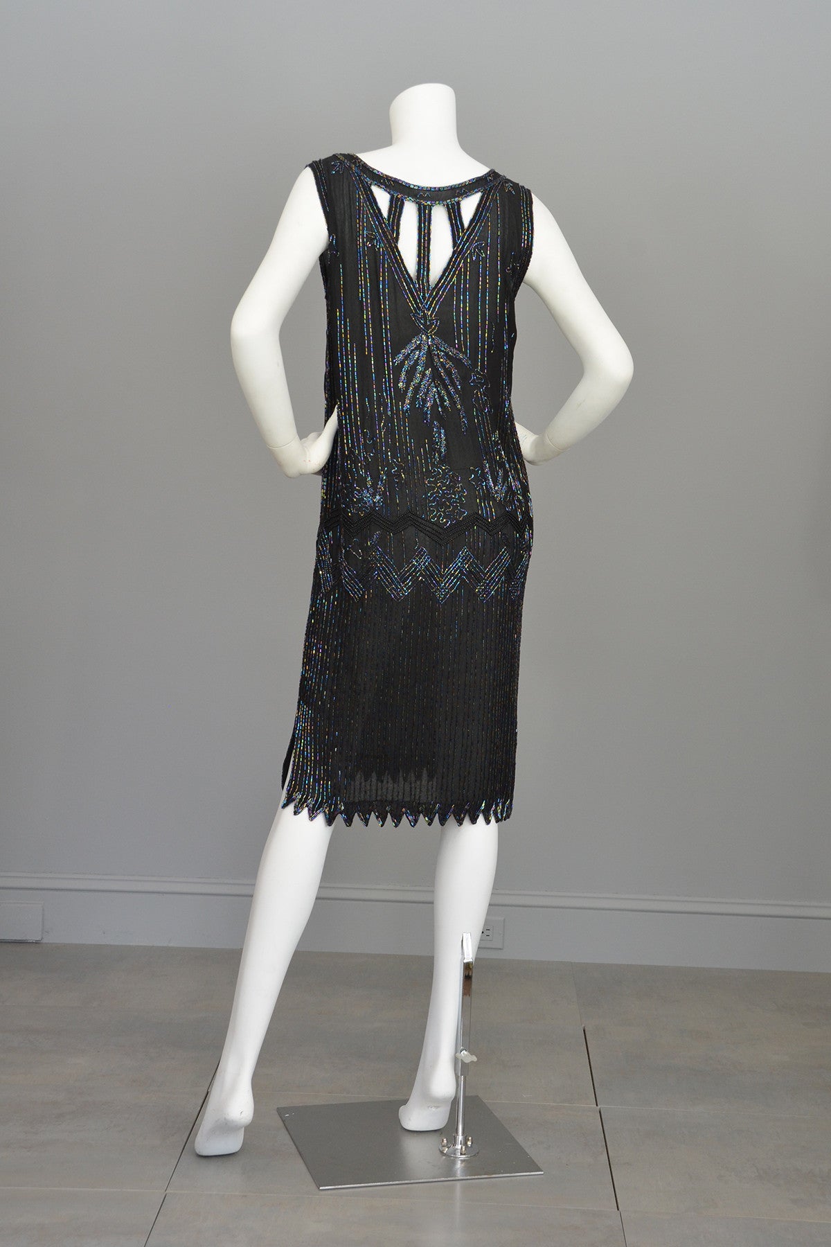 Modern does 20s Black Beaded Keyhole Neckline Deco Dress Flapper Style | VintageVirtuosa Modern does 20s Black Beaded Keyhole Neckline Deco Dress Flapper Style | VintageVirtuosa