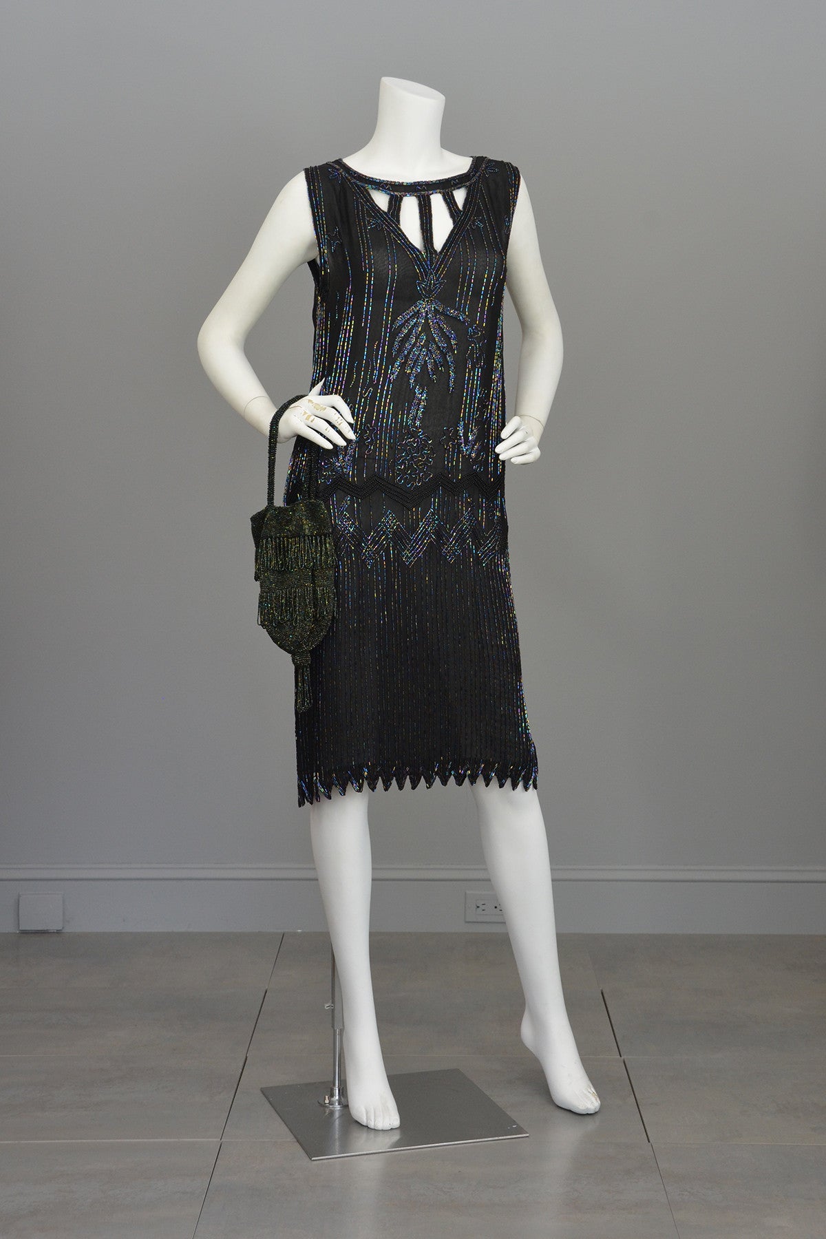 Modern does 20s Black Beaded Keyhole Neckline Deco Dress Flapper Style Dress