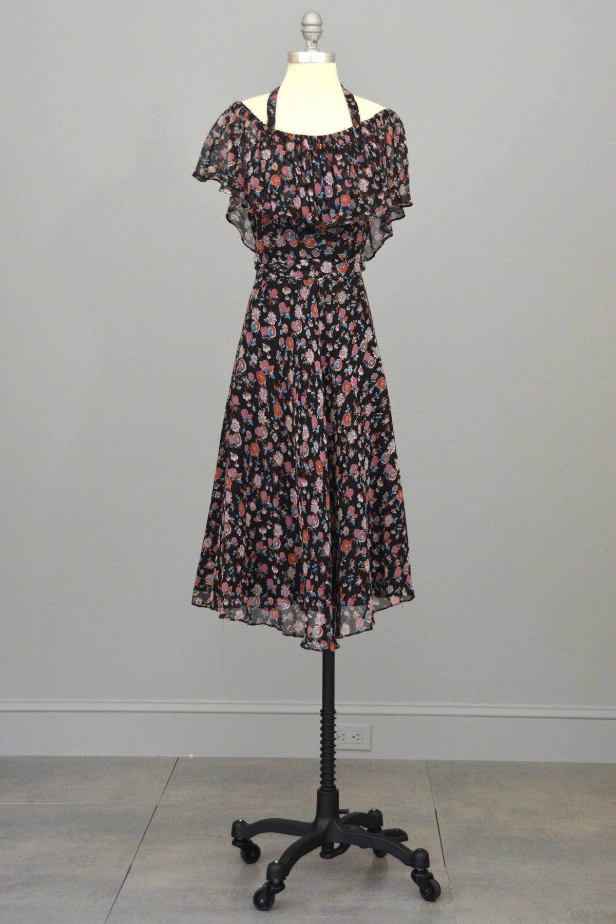 Vintage 1970s Boho Festival Dress Black with Flowers Semi Sheer Capele | VintageVirtuosa Vintage 1970s Boho Festival Dress Black with Flowers Semi Sheer Capele | VintageVirtuosa