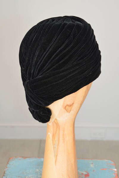Vintage Black Velvet Beehive Cloche Turban