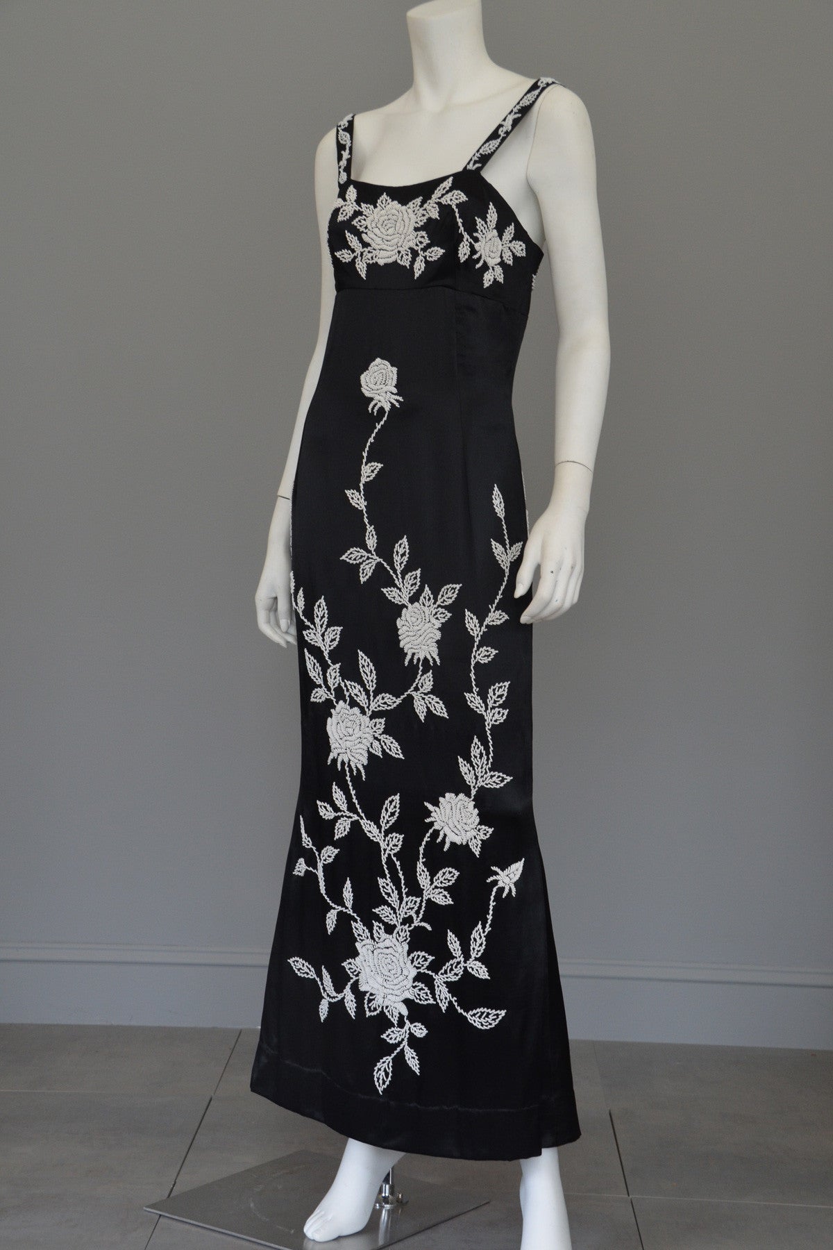 1960's 70's Silk Sheath Dress with Intricate Seed Bead Floral Design | VintageVirtuosa 1960's 70's Silk Sheath Dress with Intricate Seed Bead Floral Design | VintageVirtuosa