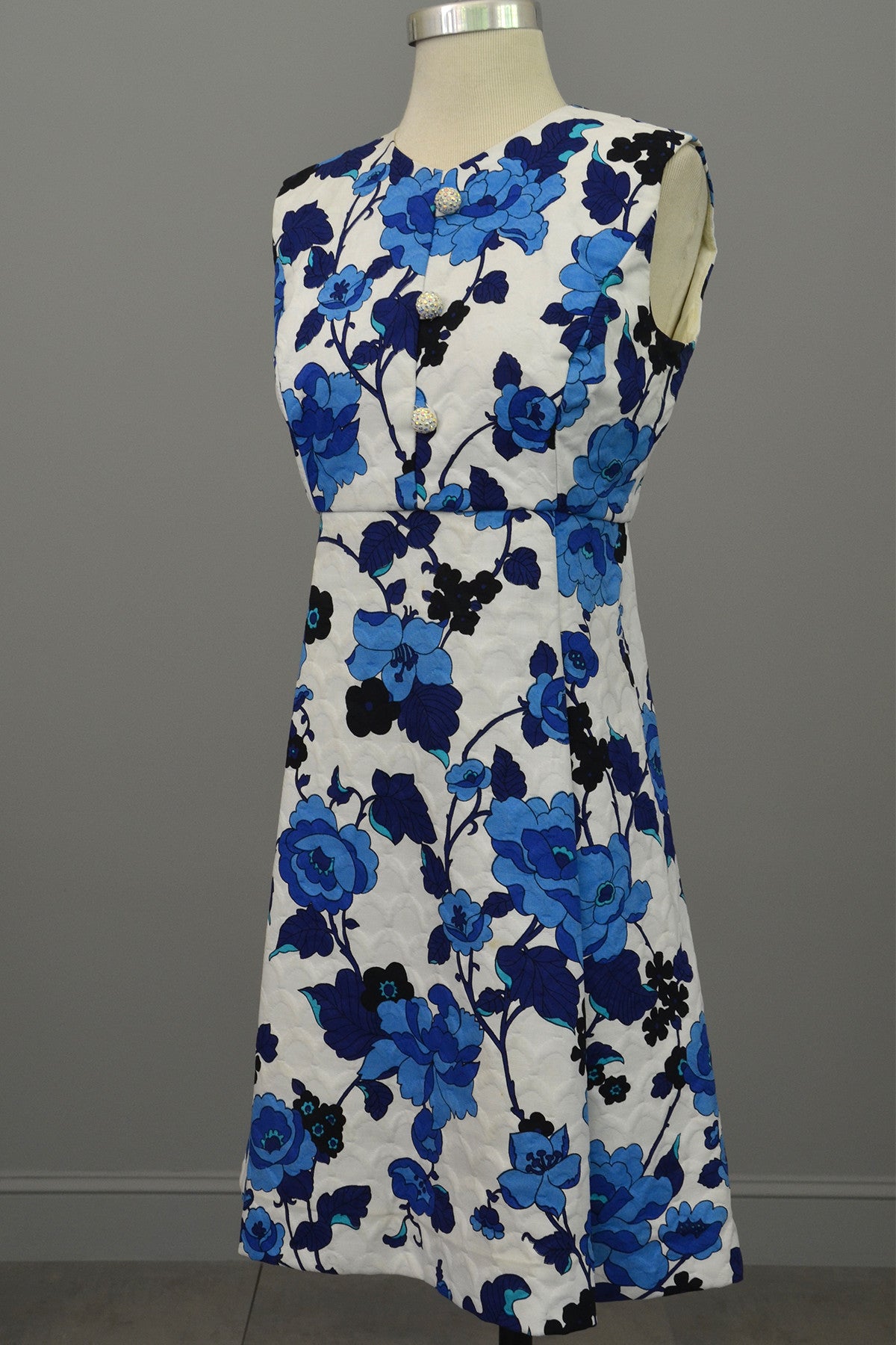 Vintage 1960s Blue on White Floral Novelty Print Mini Babydoll Dress,