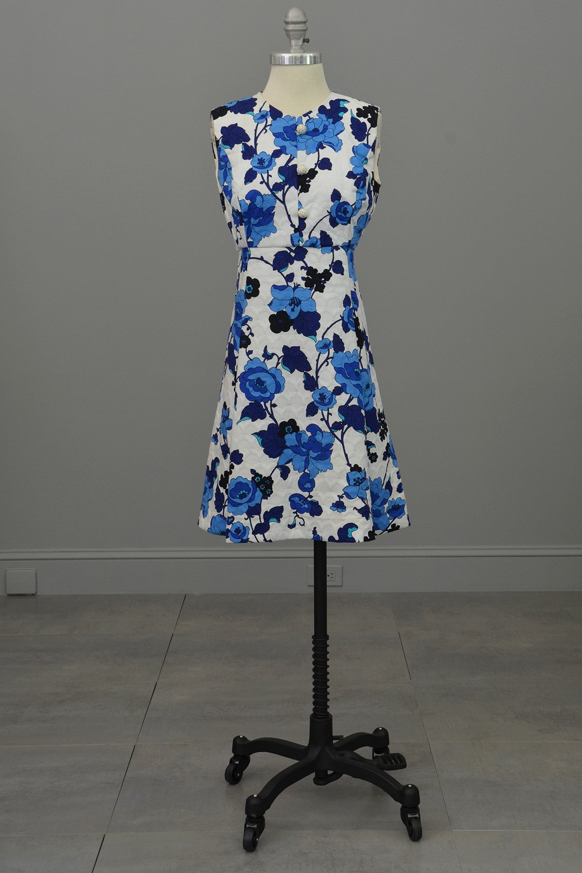 Vintage 1960s Blue on White Floral Novelty Print Mini Babydoll Dress, XS