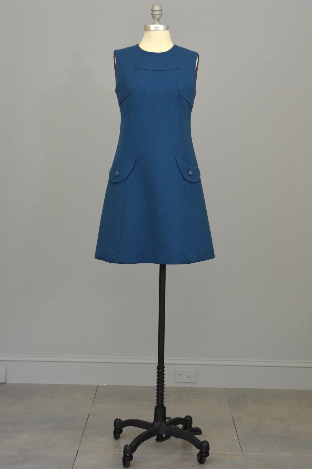 1960s A-Line Mod Blue Vintage Mini Dress | VintageVirtuosa 1960s A-Line Mod Blue Vintage Mini Dress | VintageVirtuosa