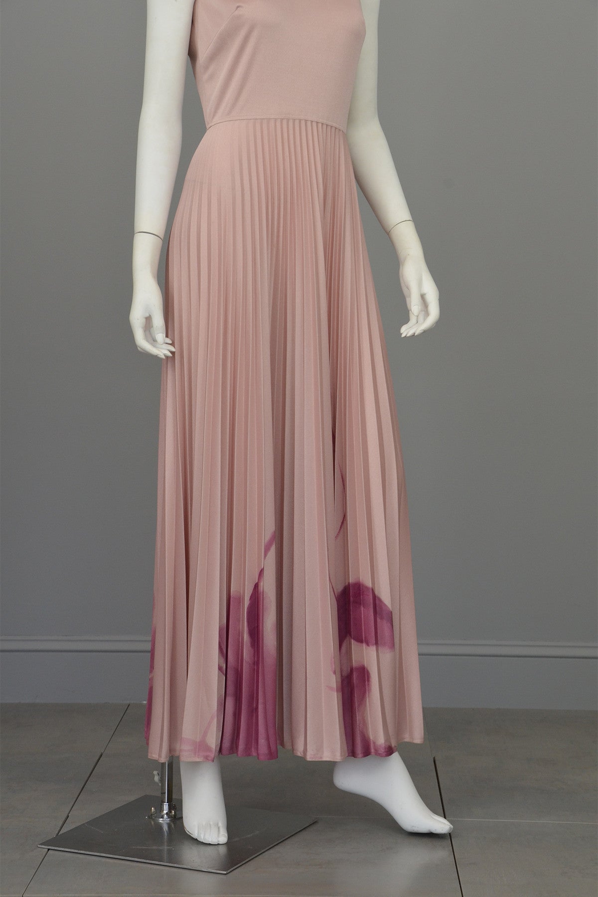 1970s Hand Dyed Pleated Vintage Disco Maxi Dress and Matching Shrug | VintageVirtuosa 1970s Hand Dyed Pleated Vintage Disco Maxi Dress and Matching Shrug | VintageVirtuosa