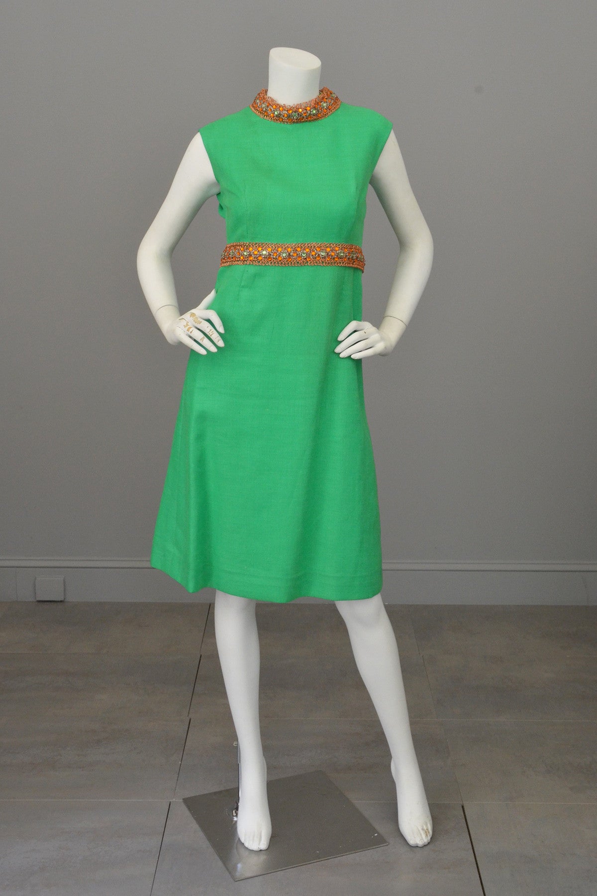 Kelly Green and Copper 70s vintage midi dress | VintageVirtuosa Kelly Green and Copper 70s vintage midi dress | VintageVirtuosa