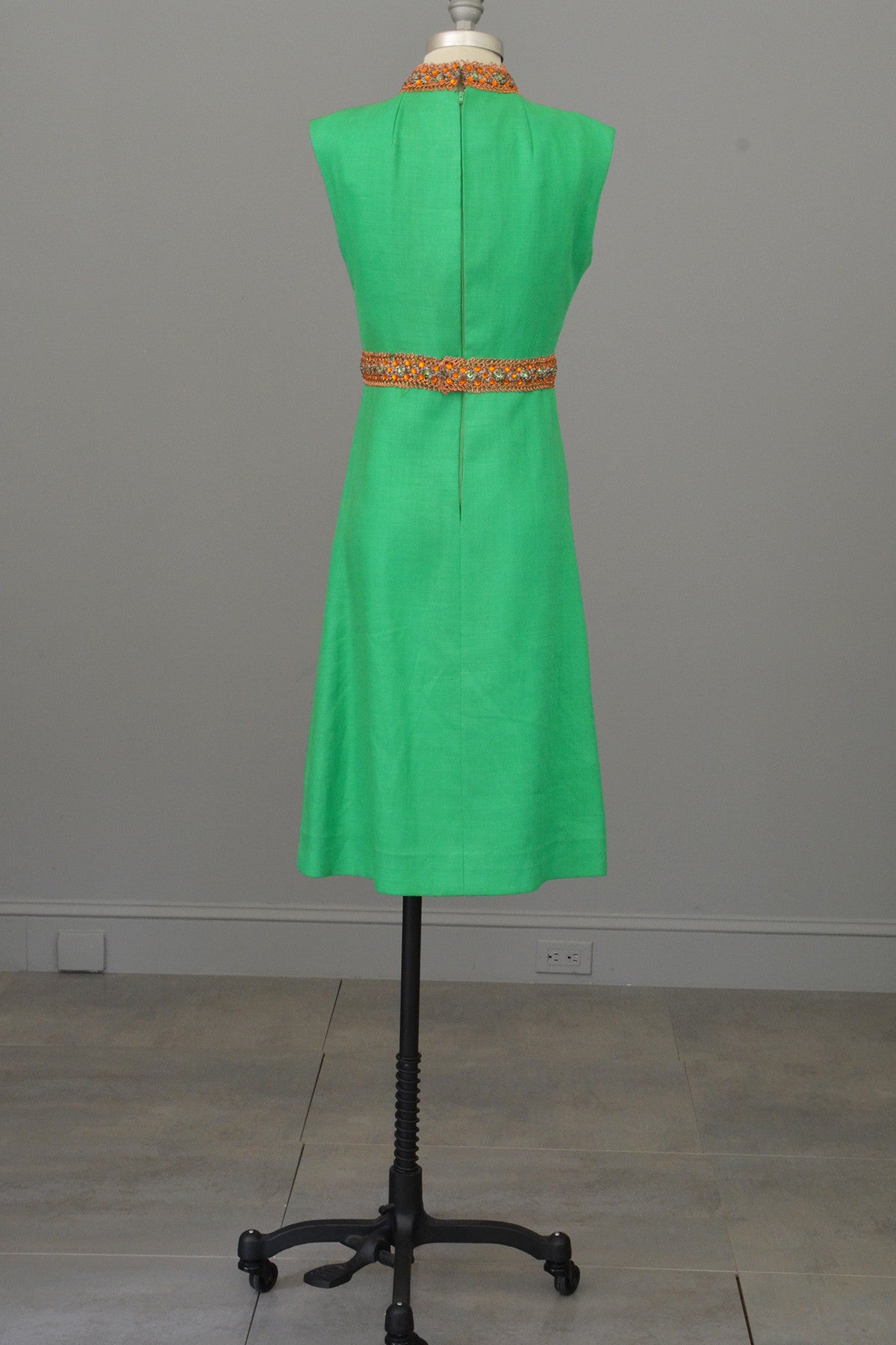 Kelly Green and Copper 70s vintage midi dress | VintageVirtuosa Kelly Green and Copper 70s vintage midi dress | VintageVirtuosa