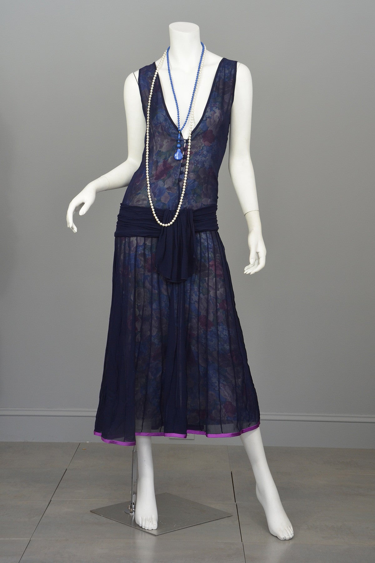 Vintage Plunge Neckline Drop-Waist Pleated Navy Blue Floral Flapper Dr | VintageVirtuosa Vintage Plunge Neckline Drop-Waist Pleated Navy Blue Floral Flapper Dr | VintageVirtuosa