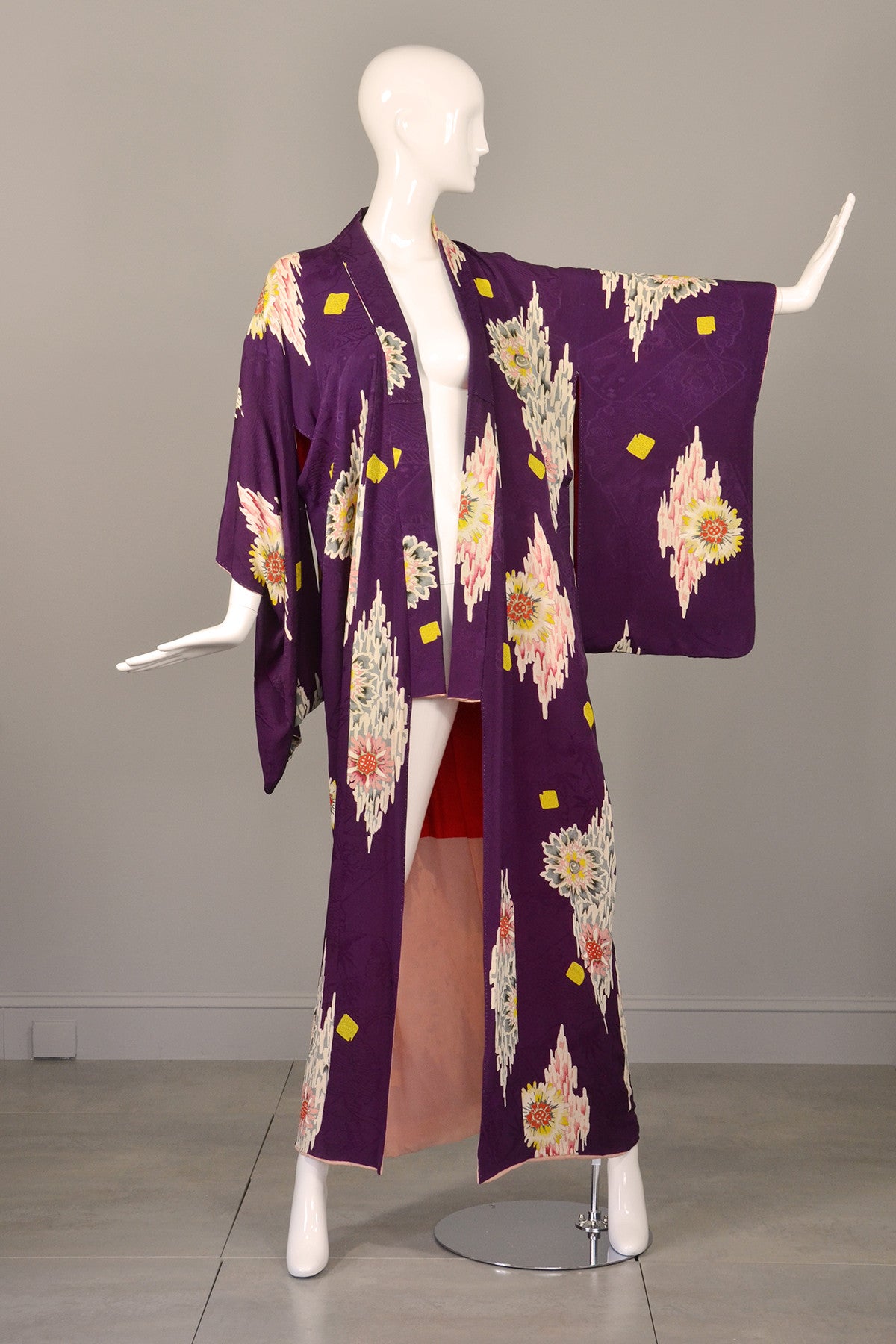 Aubergine Jacquard Cabbage Floral Print Vintage Kimono