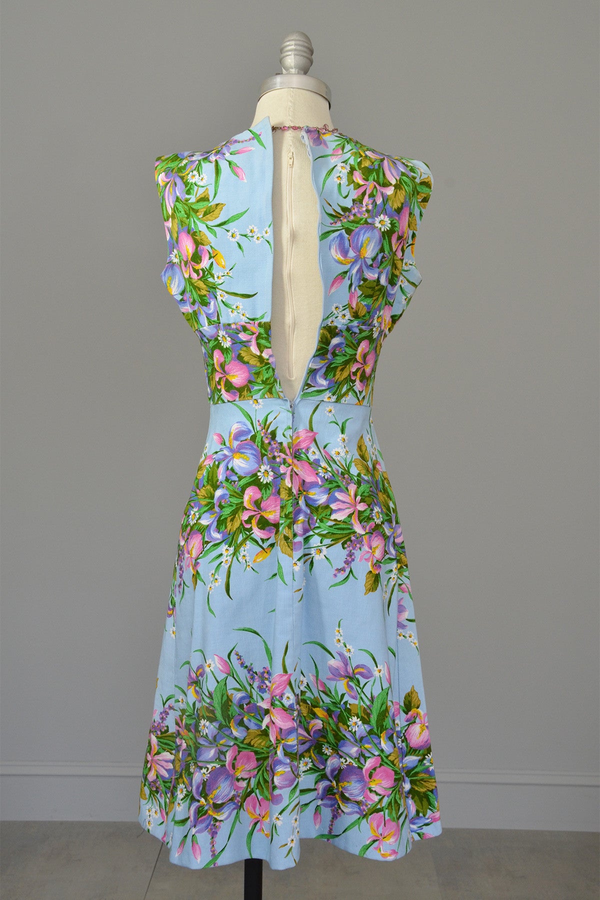 1970s Sky Blue Retro Print Garden Party Dress, Size XS | VintageVirtuosa 1970s Sky Blue Retro Print Garden Party Dress, Size XS | VintageVirtuosa