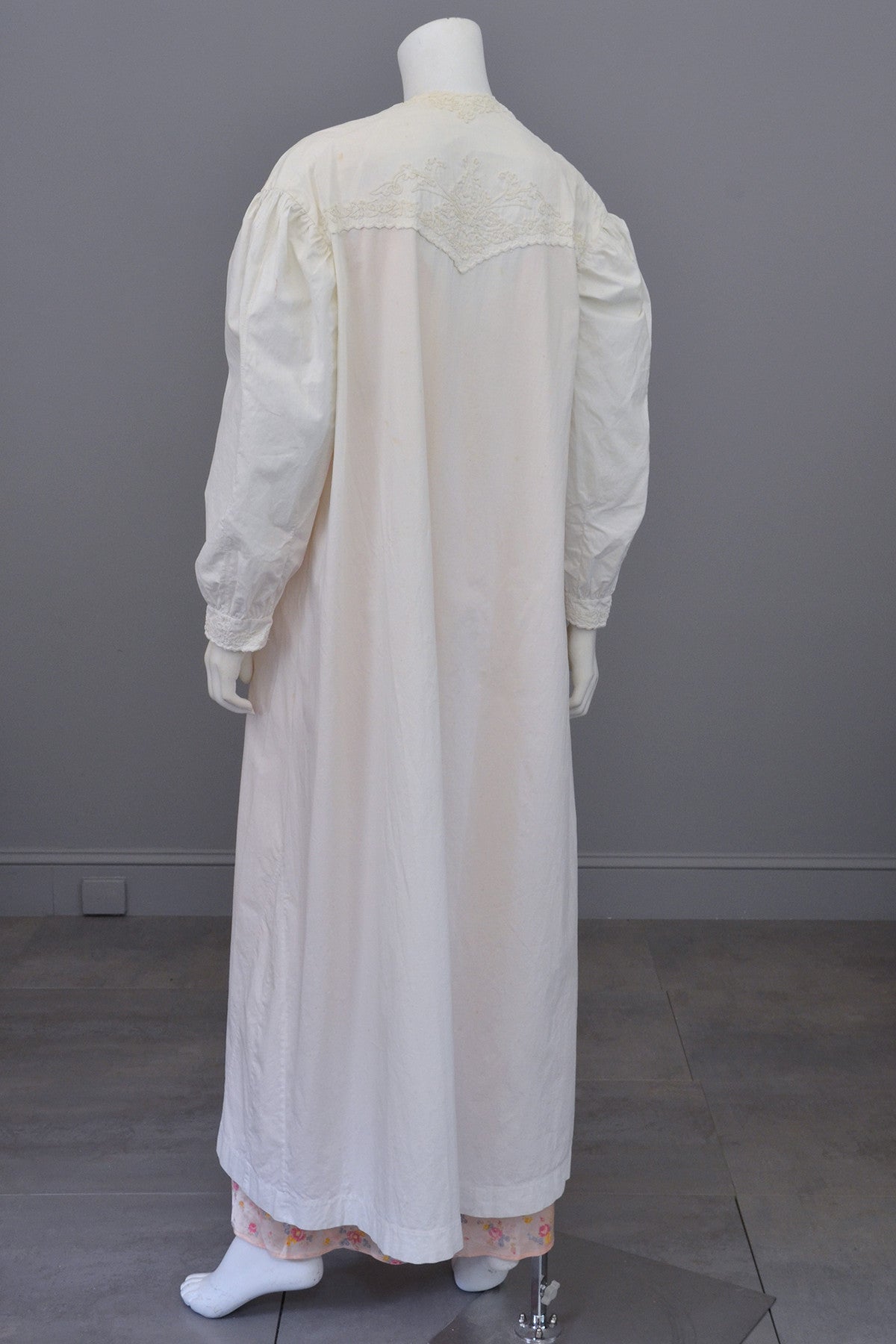Lab Coat Robe Edwardian Victorian Soutache Embroidered White Cotton 'Lab' Coat Robe ...