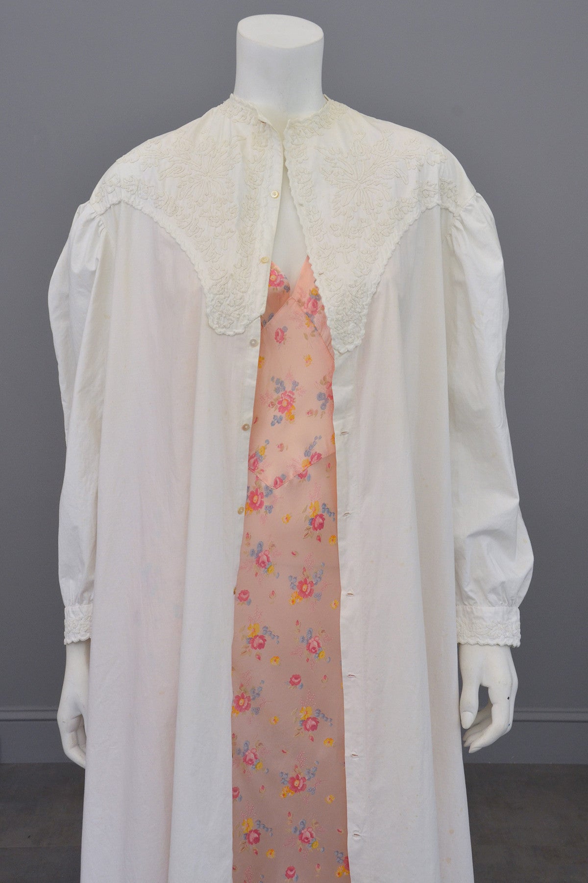 Lab Coat Robe Edwardian Victorian Soutache Embroidered White Cotton 'Lab' Coat Robe ...
