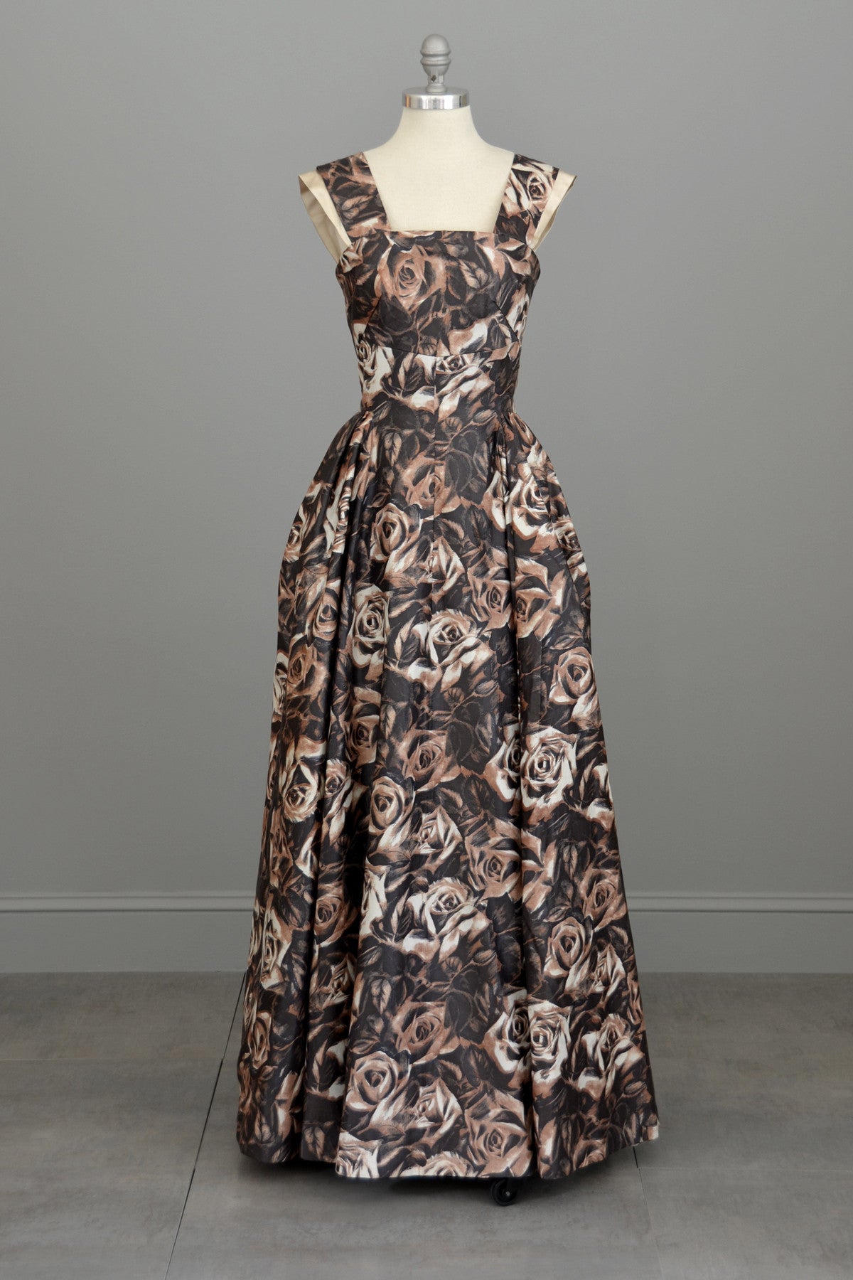 Vintage 1950s Retro Floral Print Evening Gown | VintageVirtuosa Vintage 1950s Retro Floral Print Evening Gown | VintageVirtuosa