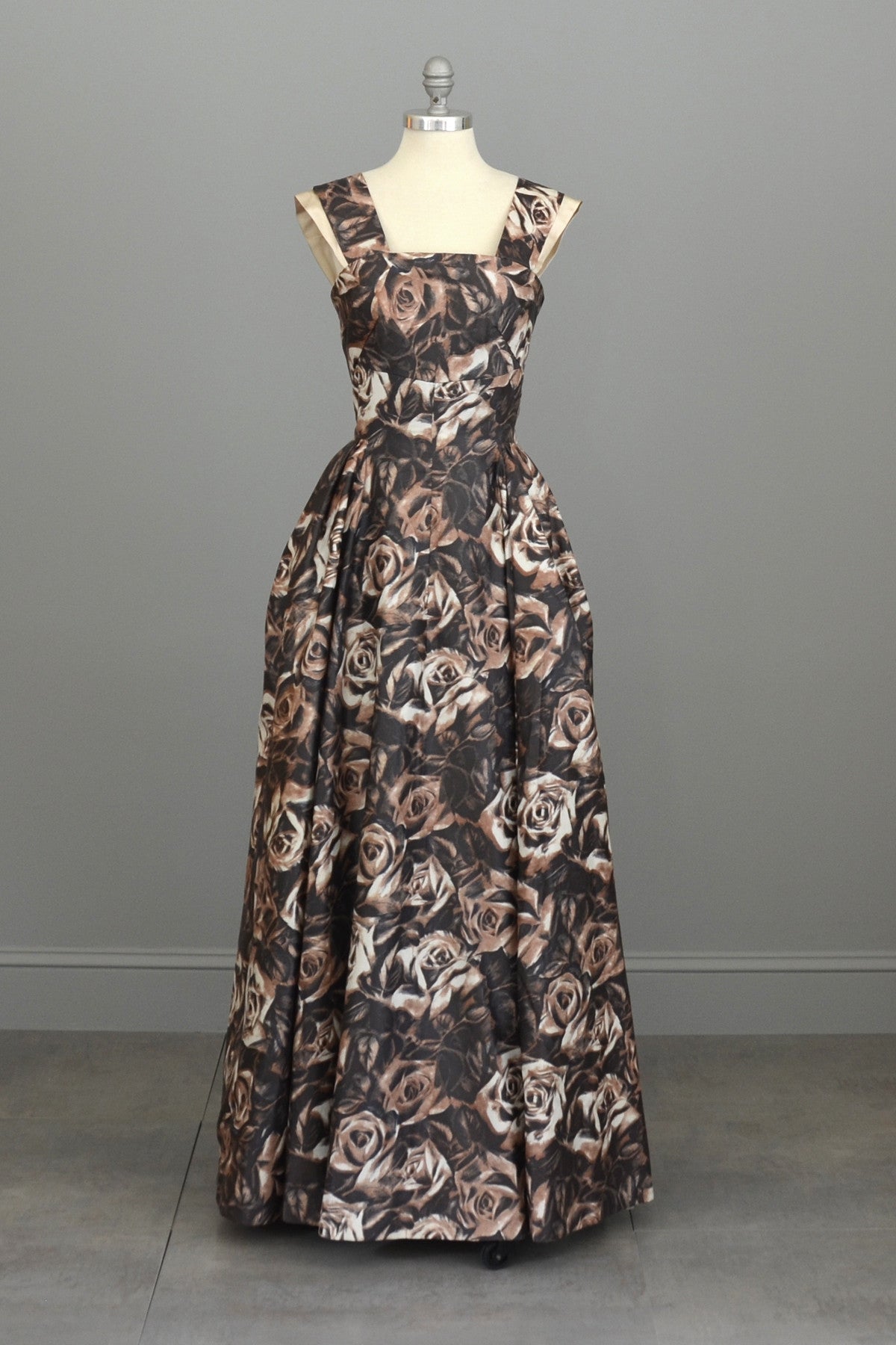 Vintage 1950s Retro Floral Print Evening Gown | VintageVirtuosa Vintage 1950s Retro Floral Print Evening Gown | VintageVirtuosa