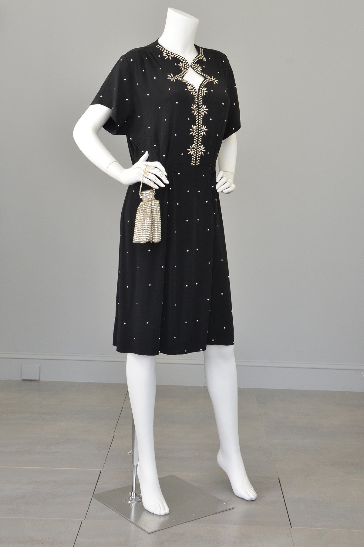 1930s 40s Studded Black Crepe Keyhole Neckline Vintage Dress, Size L | VintageVirtuosa 1930s 40s Studded Black Crepe Keyhole Neckline Vintage Dress, Size L | VintageVirtuosa