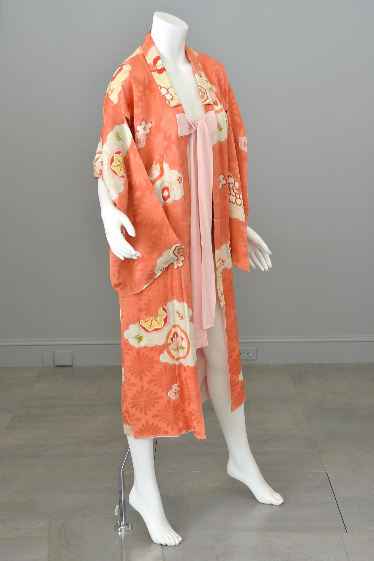 Vintage Kimono Coral and Pink Retro Floral and Cloud Print