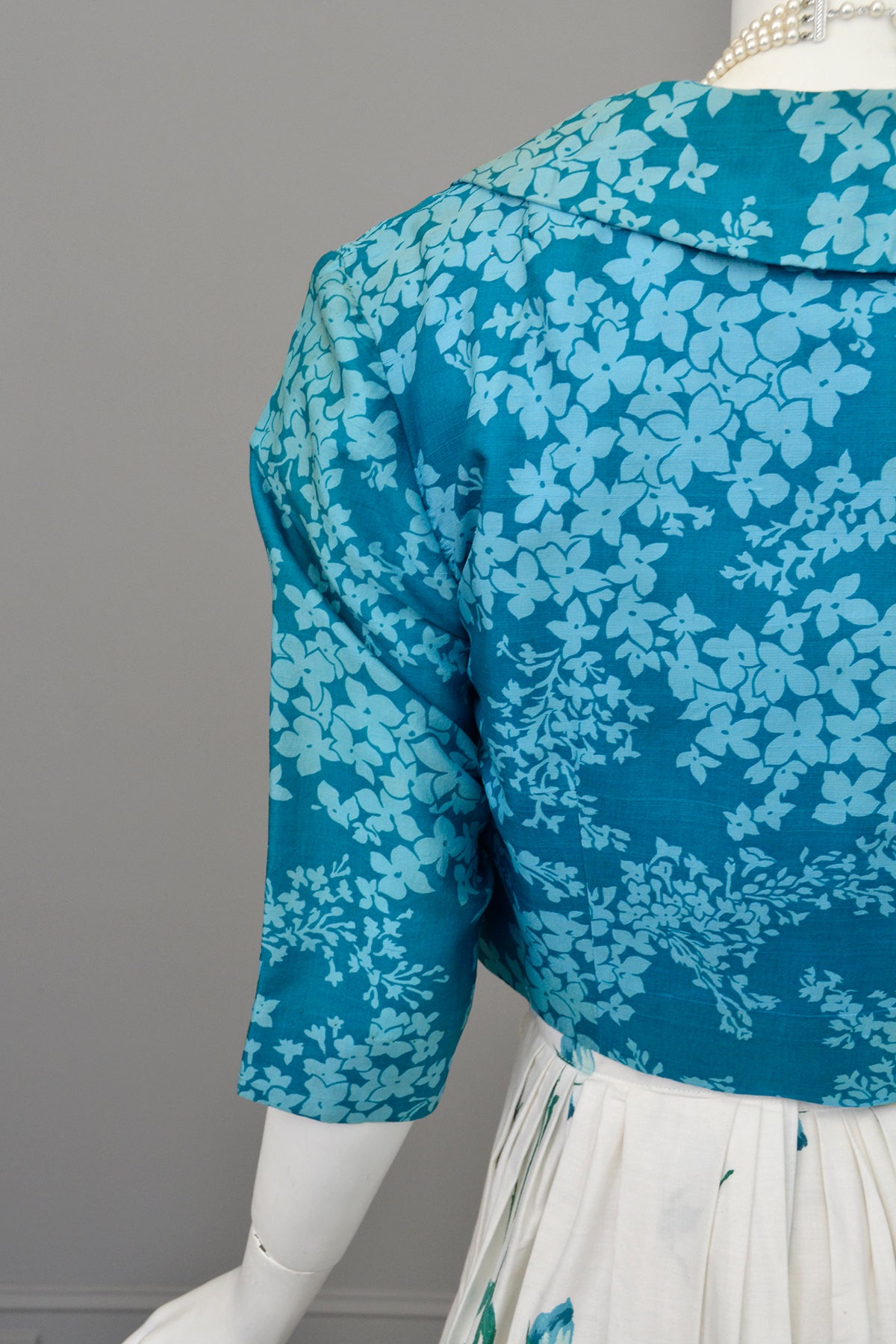 Aqua Blue Retro Floral Print Cropped Blazer