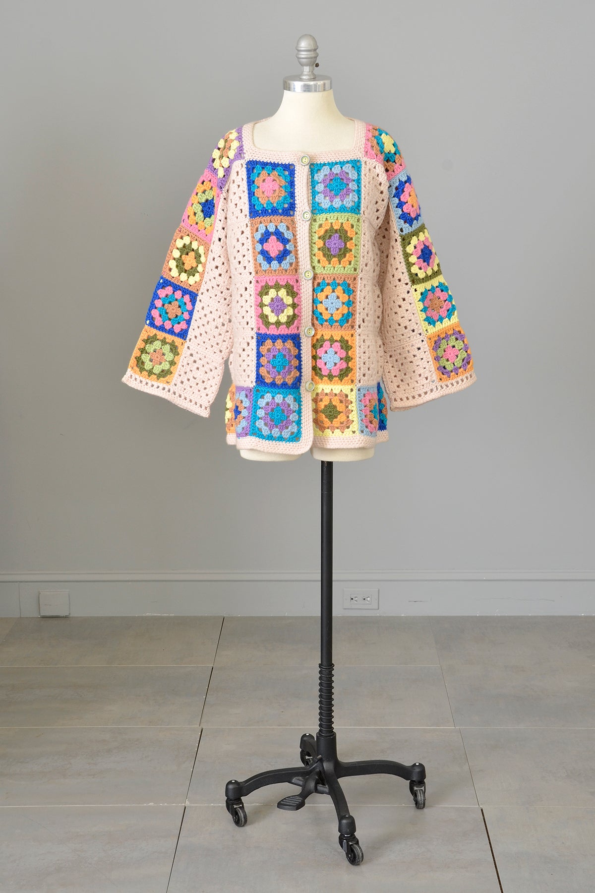 Vintage Hand Knit Crochet Patchwork Granny Squares Cardigan Sweater