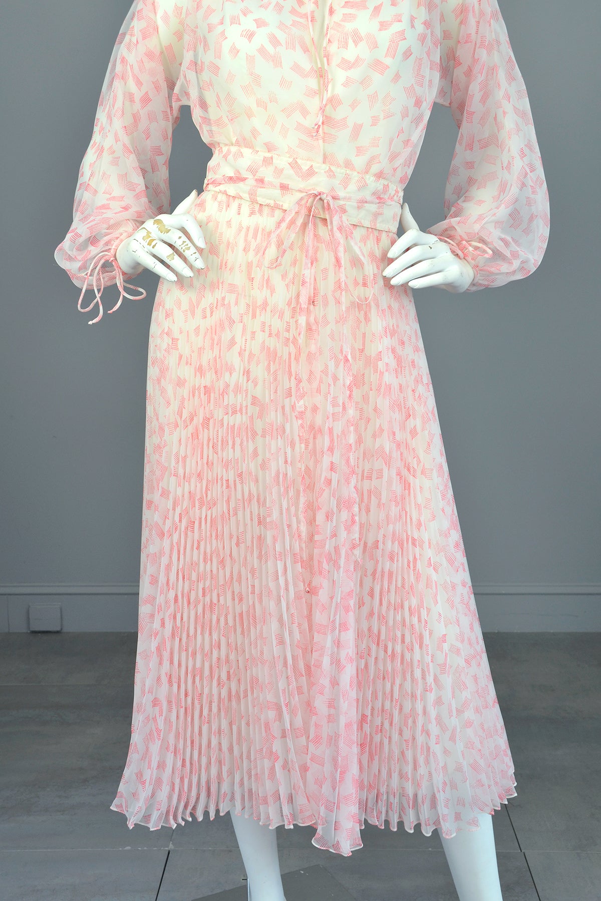 1970s Vintage Albert Capraro Poly Chiffon Retro Ruffles Pleats Peasant | VintageVirtuosa 1970s Vintage Albert Capraro Poly Chiffon Retro Ruffles Pleats Peasant | VintageVirtuosa