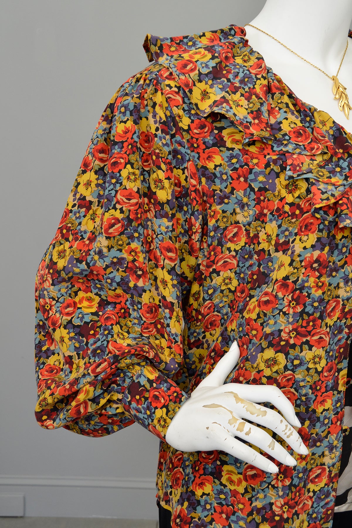 Vintage Floral Print Silk Balloon Sleeve Ruffle Blouse