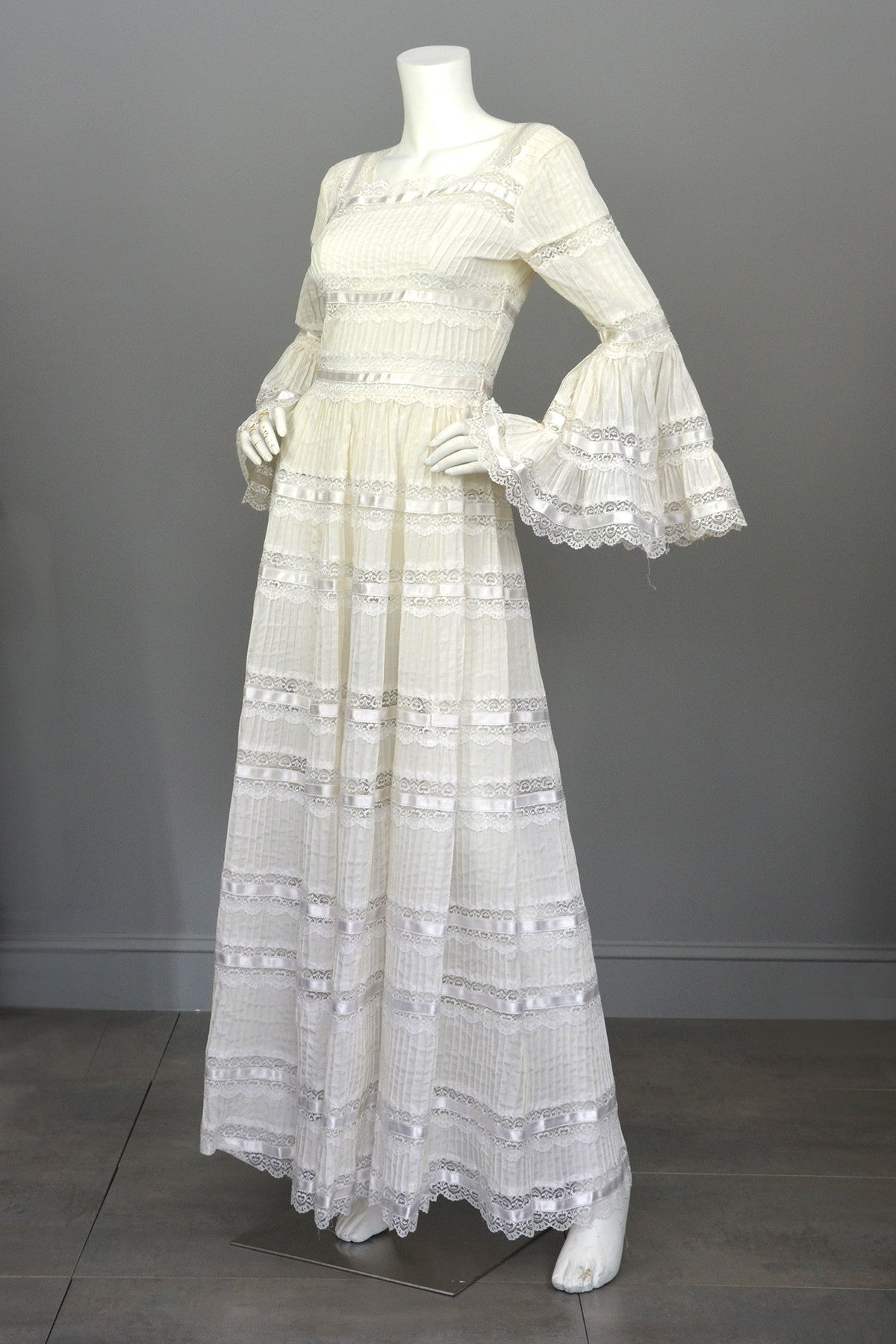 1970s Vintage Mexican Wedding Dress with Bell Sleeves and Lace | VintageVirtuosa 1970s Vintage Mexican Wedding Dress with Bell Sleeves and Lace | VintageVirtuosa