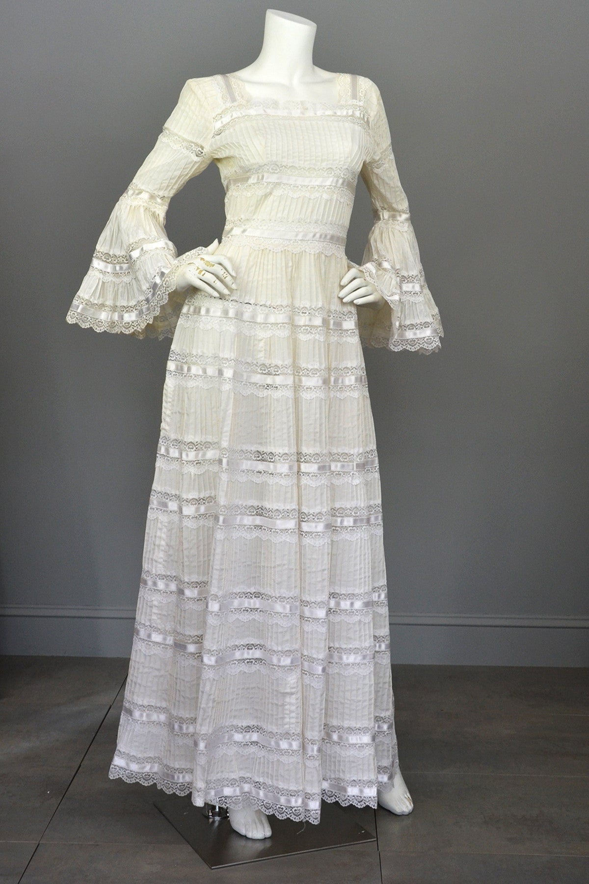 1970s Vintage Mexican Wedding Dress with Bell Sleeves and Lace | VintageVirtuosa 1970s Vintage Mexican Wedding Dress with Bell Sleeves and Lace | VintageVirtuosa