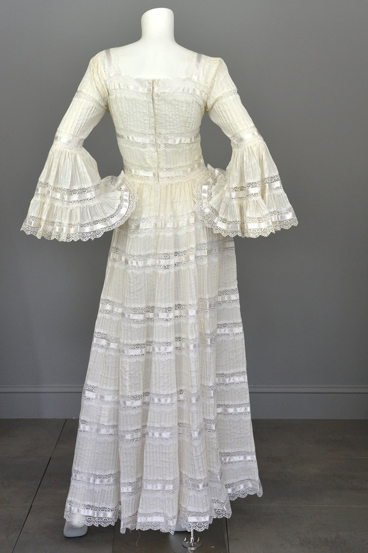 1970s Vintage Mexican Wedding Dress with Bell Sleeves and Lace | VintageVirtuosa 1970s Vintage Mexican Wedding Dress with Bell Sleeves and Lace | VintageVirtuosa